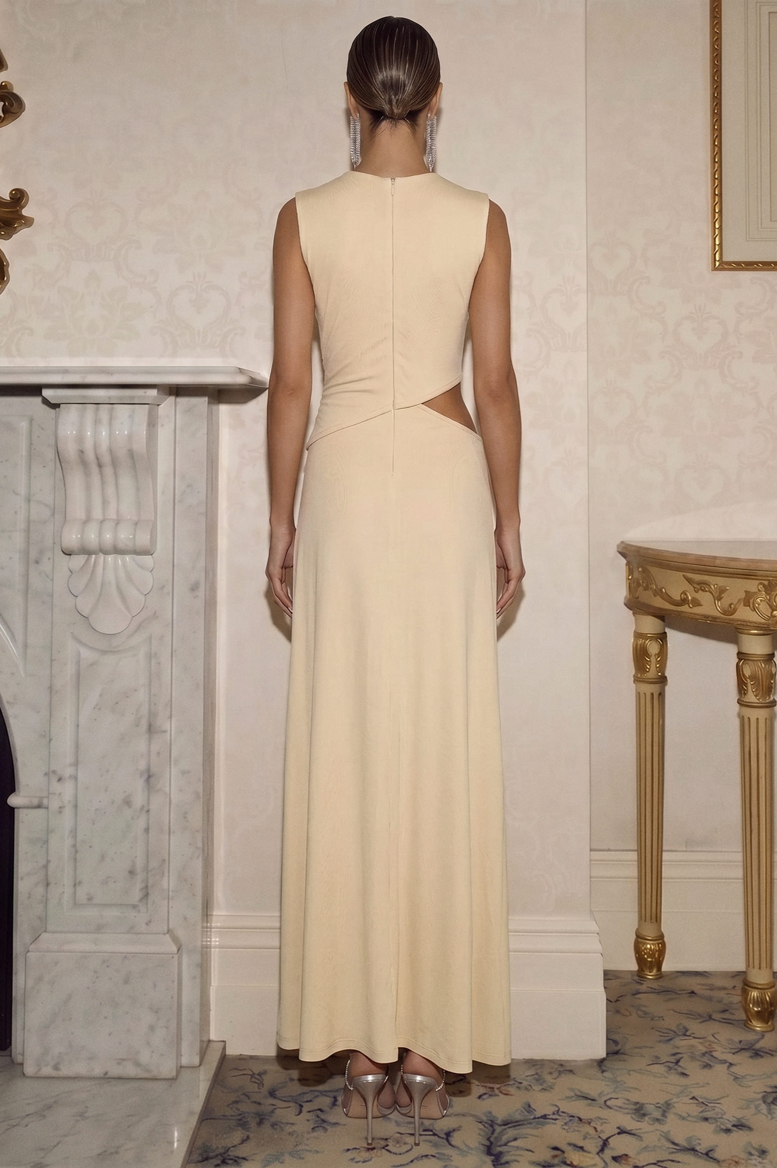 Cutout Waist Star Brooch Sleeveless Maxi Dress