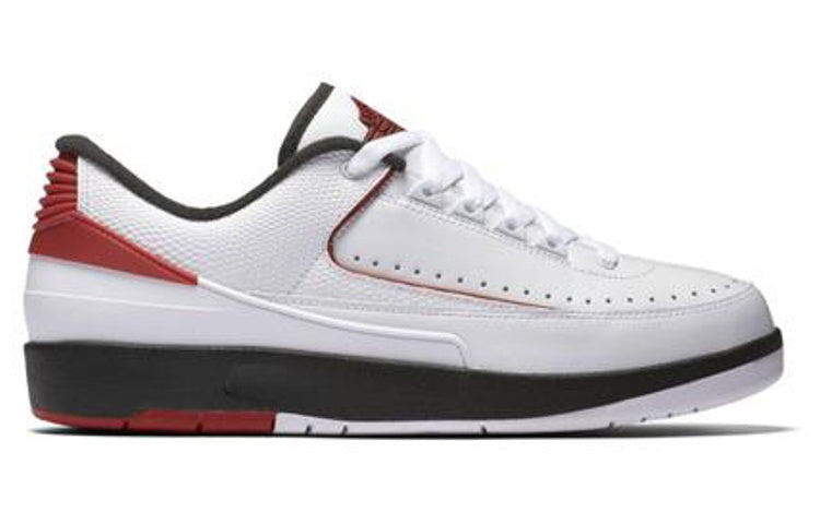 Aithtr Jordthtan 2 Retro Low 'Chicago' 832819-101