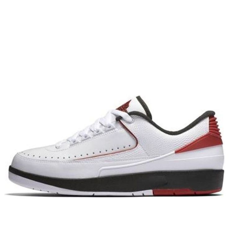 Aithtr Jordthtan 2 Retro Low 'Chicago' 832819-101