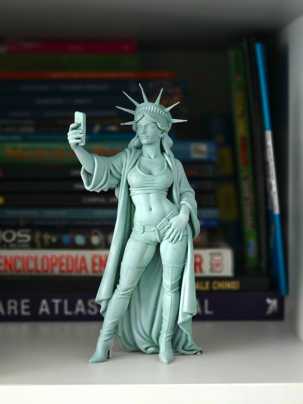 Statue of Liberty Selfie Figurine-250th Anniversary Commemorative Edition