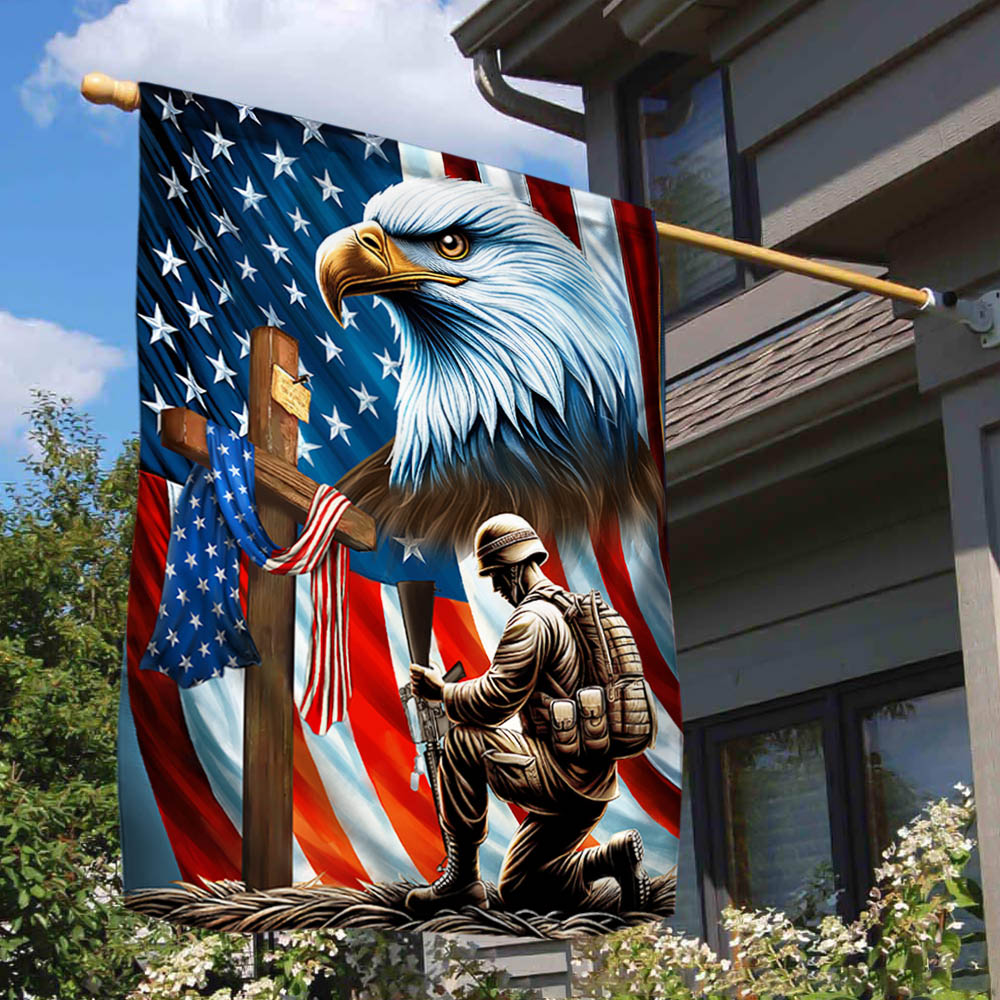 Veterans Day flag, Patriotic Eagle Veteran Kneeling Soldier Christ Cross Memorial Day American Flag