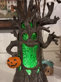 HAUNTED TREE GLITTER GLOBE