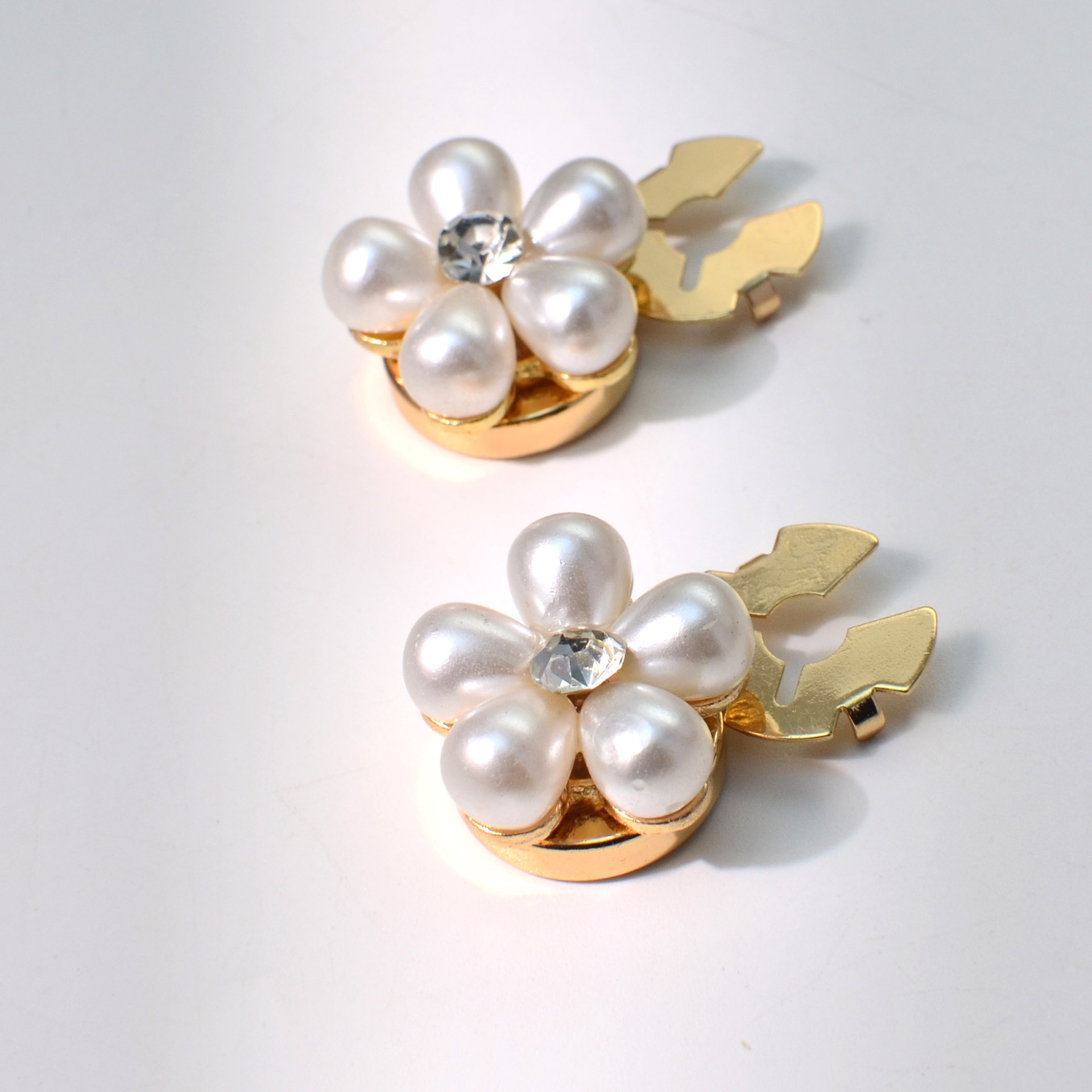 Floral Brooch - Elevate Your Shirt