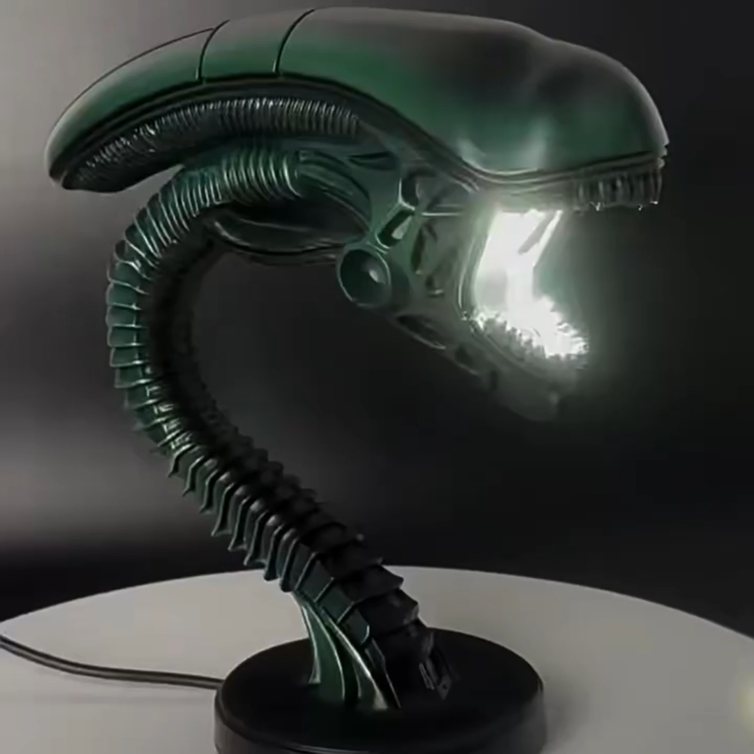 ⚠️ Xenomorph Desk Lamps☠