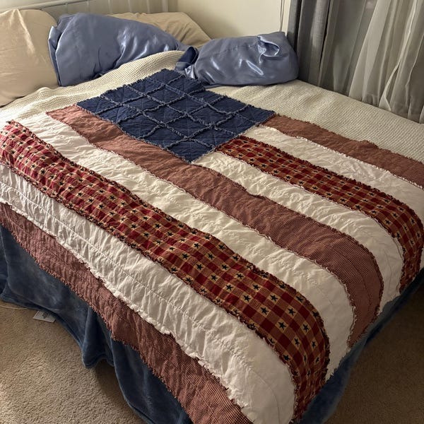 Patriotic American Flag Rag Quilt 