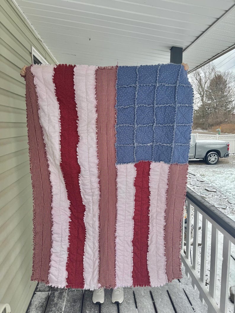 Patriotic American Flag Rag Quilt 