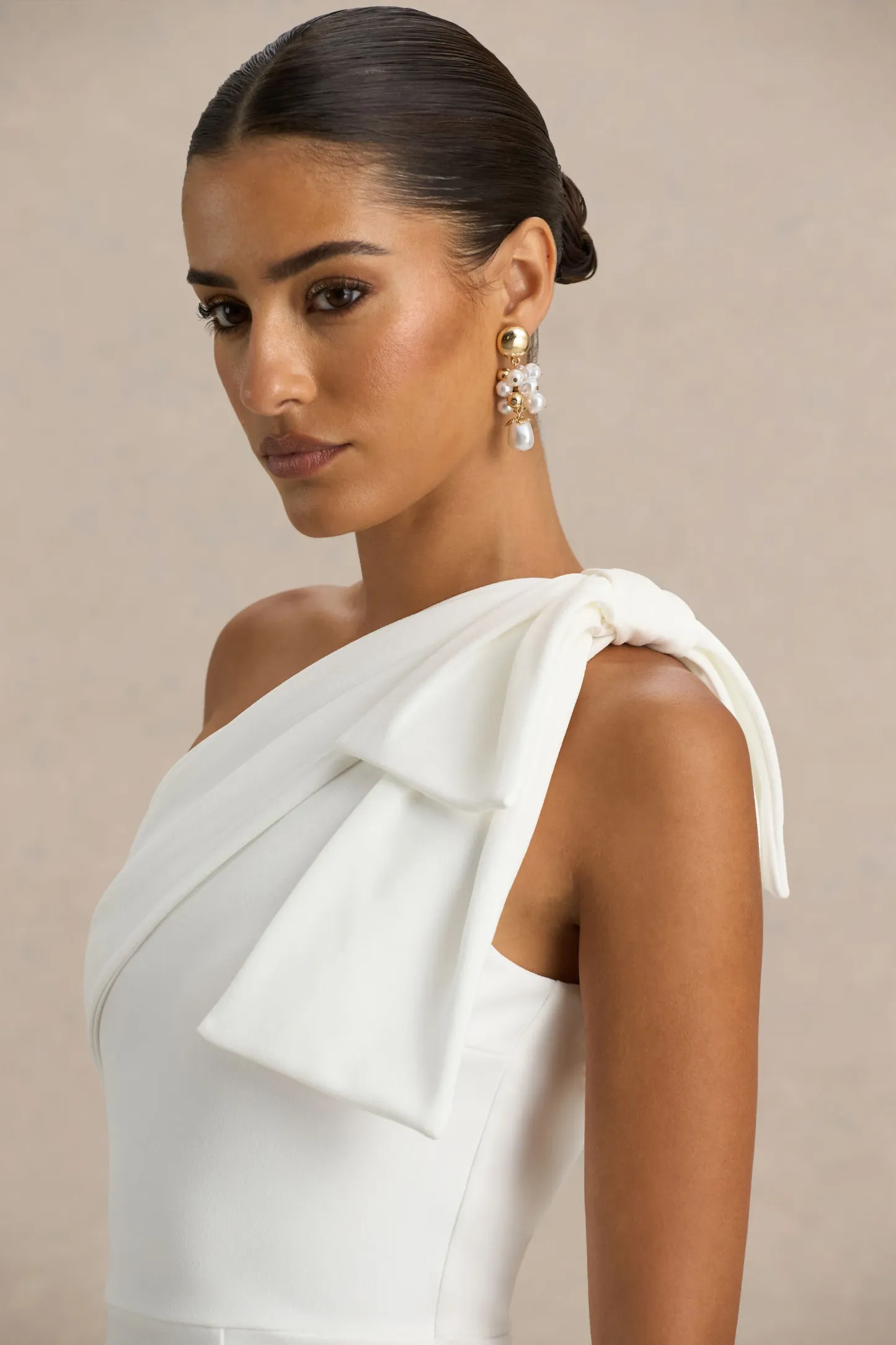 White One-Shoulder Bow Maxi Dress