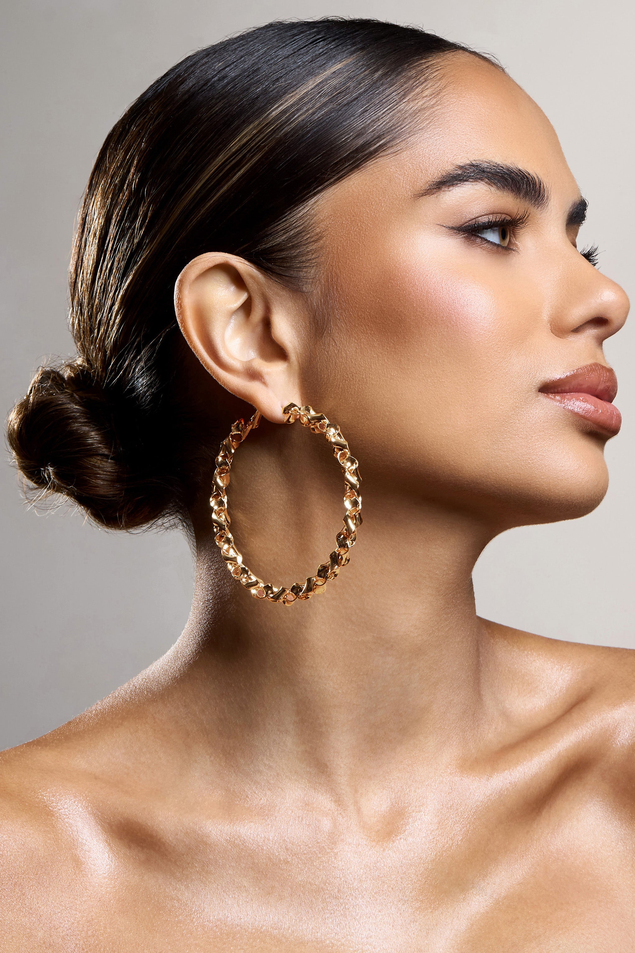 Cecilia Gold Twisted Hoop Earrings-Babyboo Dress Store. All Rights Reserved.
