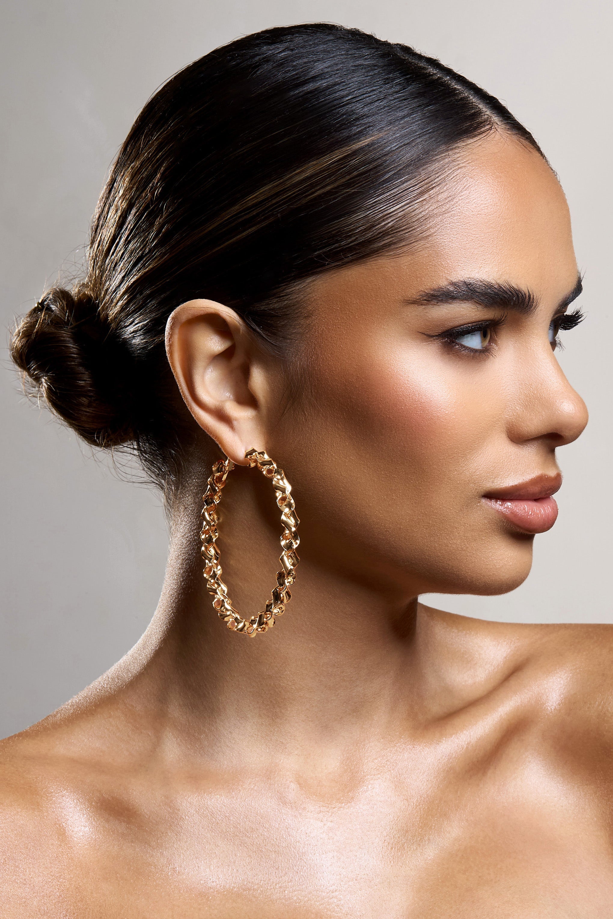 Cecilia Gold Twisted Hoop Earrings-Babyboo Dress Store. All Rights Reserved.