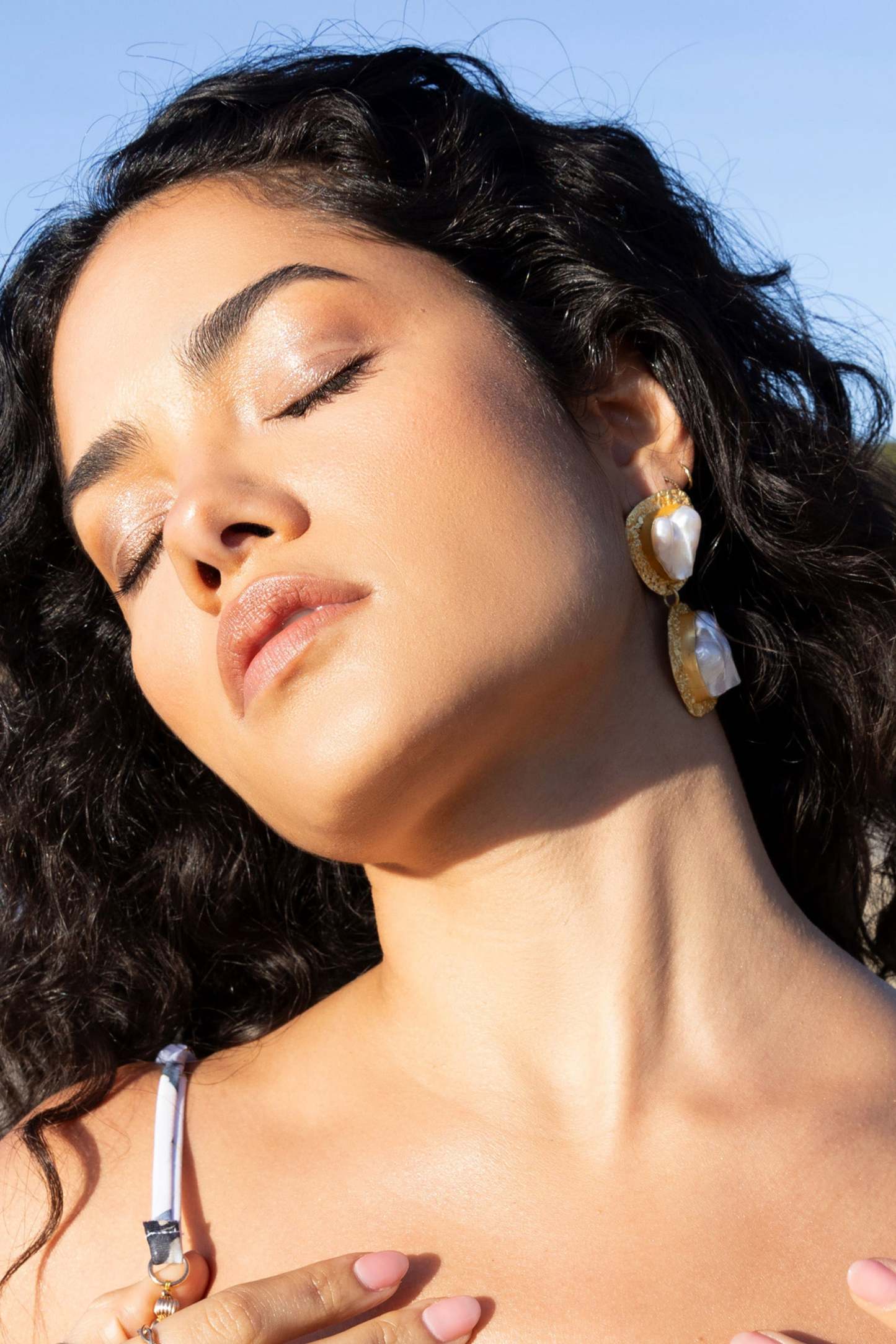 Ocean Flower Gold Drop Earrings With Iridescent Shells-Babyboo Dress Store. All Rights Reserved.