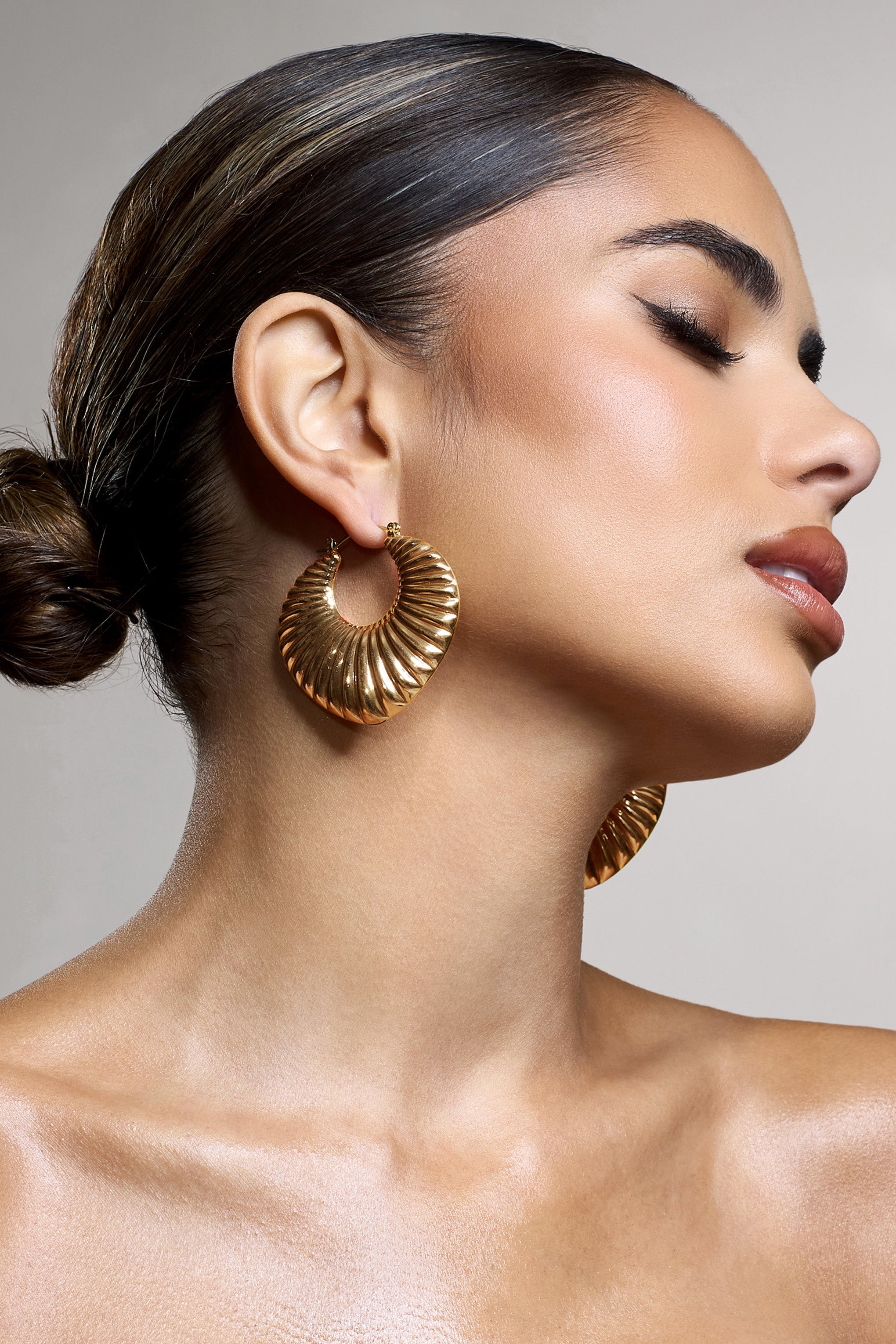Crete Gold Ribbed Chunky Statement Hoop Earrings-Babyboo Dress Store. All Rights Reserved.