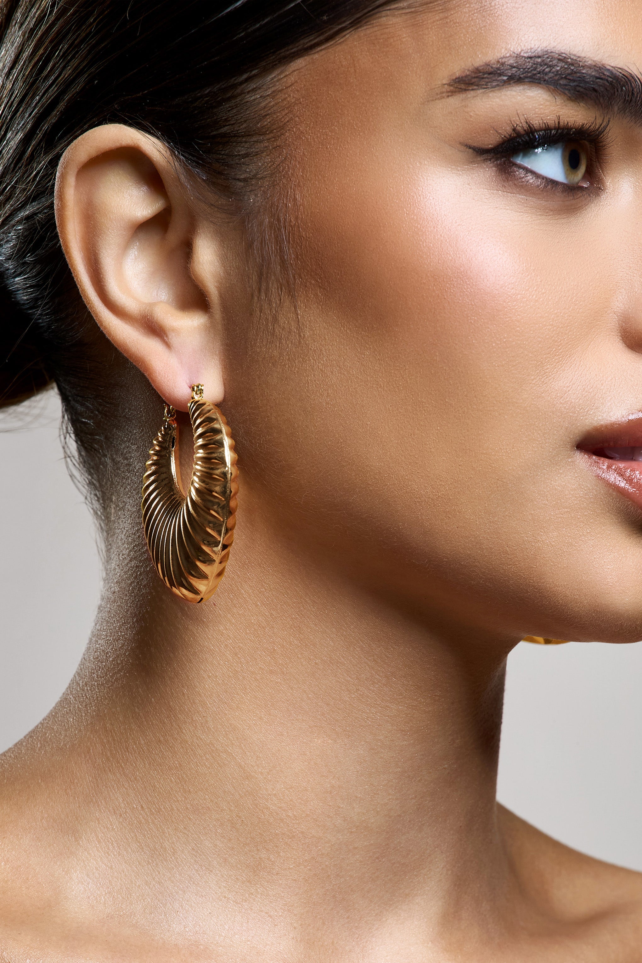 Crete Gold Ribbed Chunky Statement Hoop Earrings-Babyboo Dress Store. All Rights Reserved.