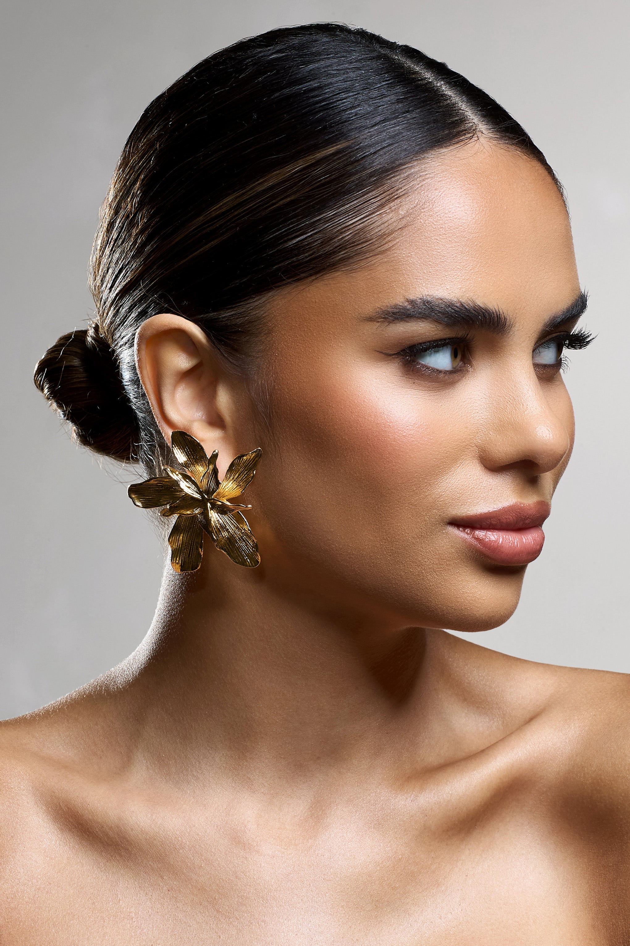 Currant Gold Statement Flower Earrings-Babyboo Dress Store. All Rights Reserved.