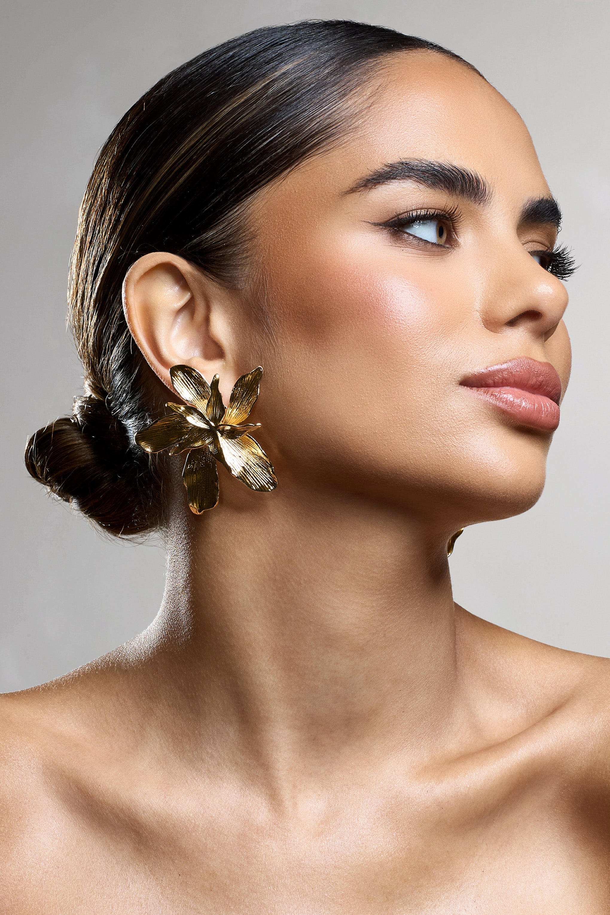 Currant Gold Statement Flower Earrings-Babyboo Dress Store. All Rights Reserved.