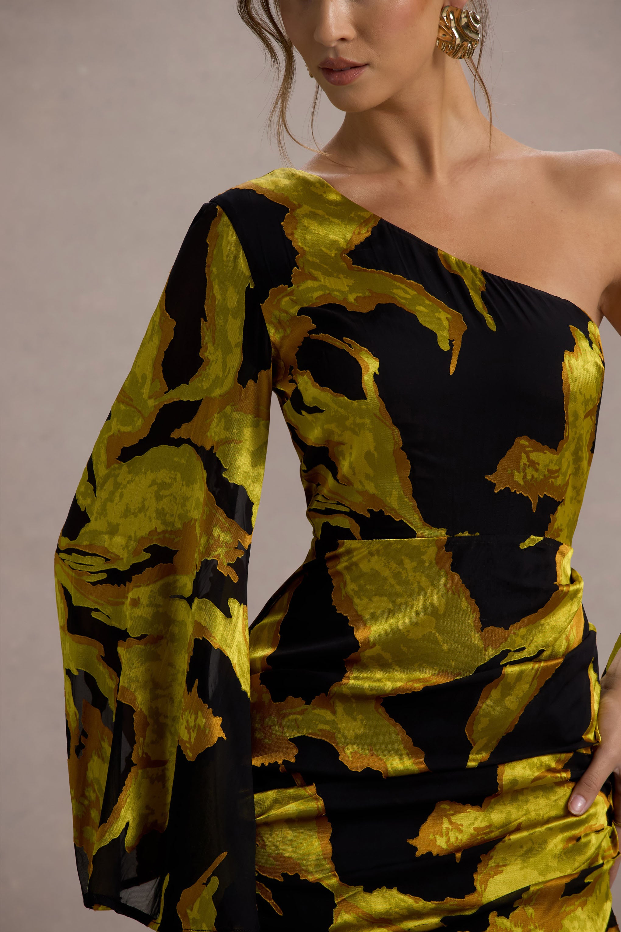 Mustard Print Satin Jacquard One Sleeve Ruffled Split Maxi Dress