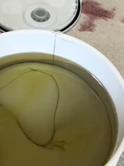 【🔥Selbstnivellierende Epoxid Bodenbeschichtung】🍃Ungiftig und geruchlos -🥇Druckfest, abriebfest, wasser- und rutschfest -❄️Beständig gegen extreme Kälte und Hitze, ohne Risse -🛡️Formaldehydfrei