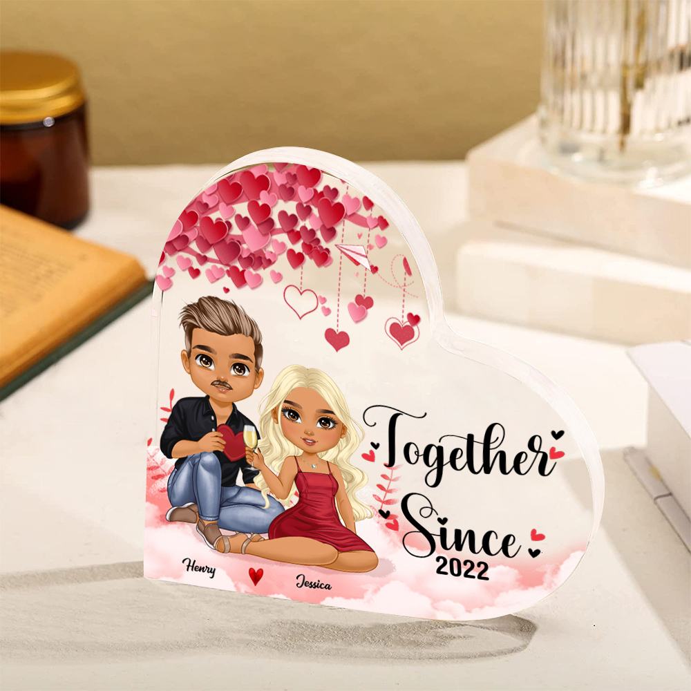 Personalized Heart Shaped Acrylic Plaque Couple Sitting Under the Love Tree Gift for Lover