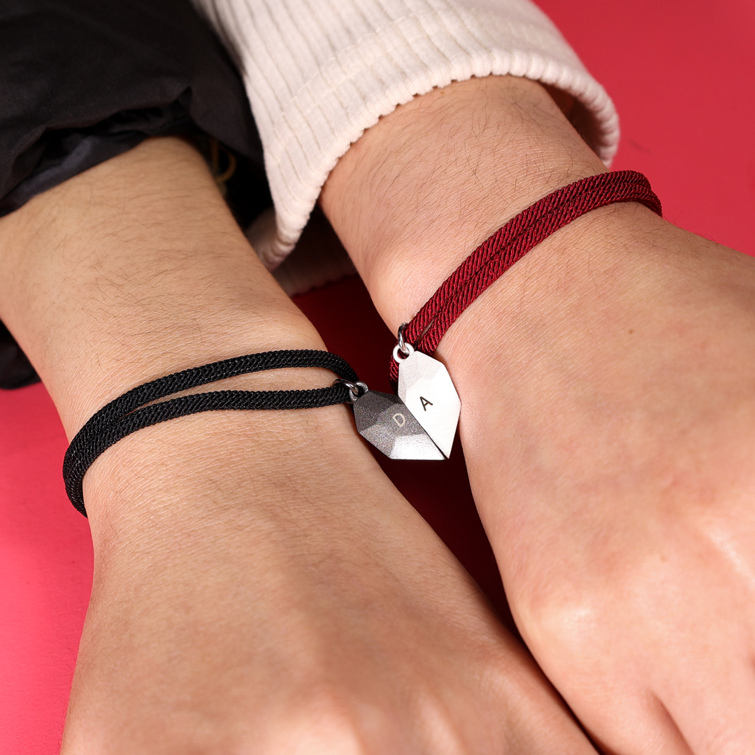 Personalized Two Souls One Heart Bracelet Custom 2 Letters Magnetic Bracelet Set for Couple