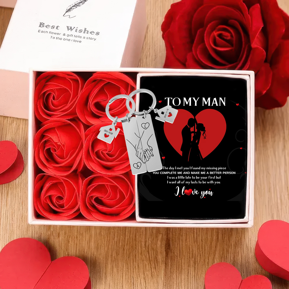 Holding Hands Couple Keychain Gift Set Personalized Date Initial Matching Couple Valentine's Day Gift