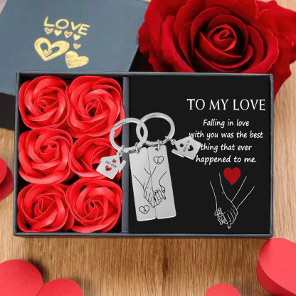 Holding Hands Couple Keychain Gift Set Personalized Date Initial Matching Couple Valentine's Day Gift