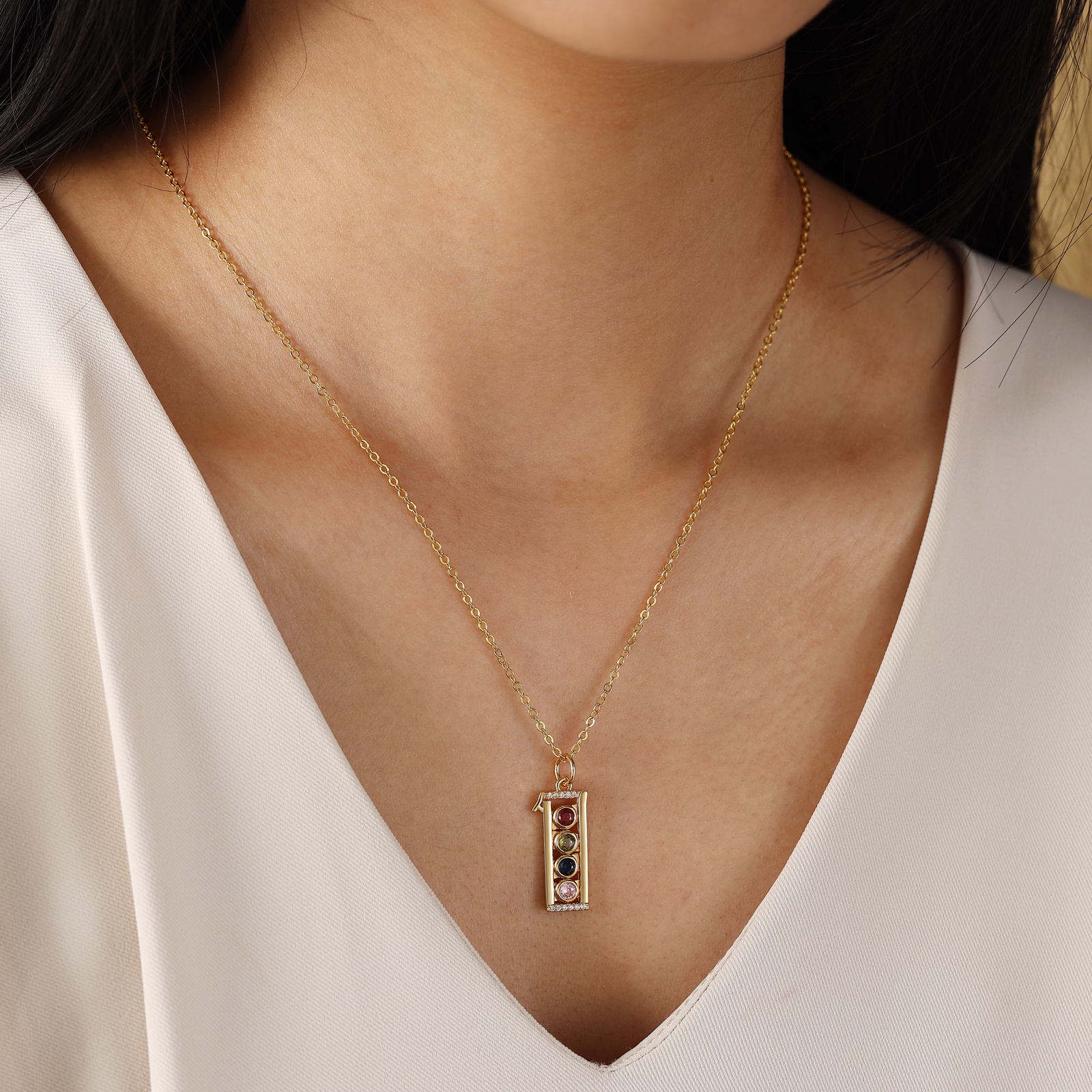 Personalized family necklace with 1–6 birthstones – a unique gift for Mom or Grandma