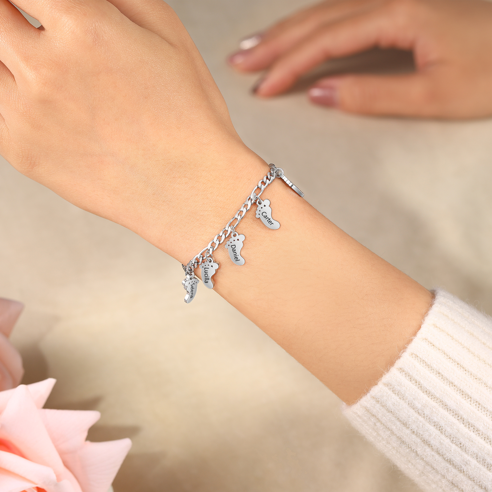 Personalised Foot Charm Bracelet, Custom 1-5 Names Engraved Gift for Women | Jessemade
