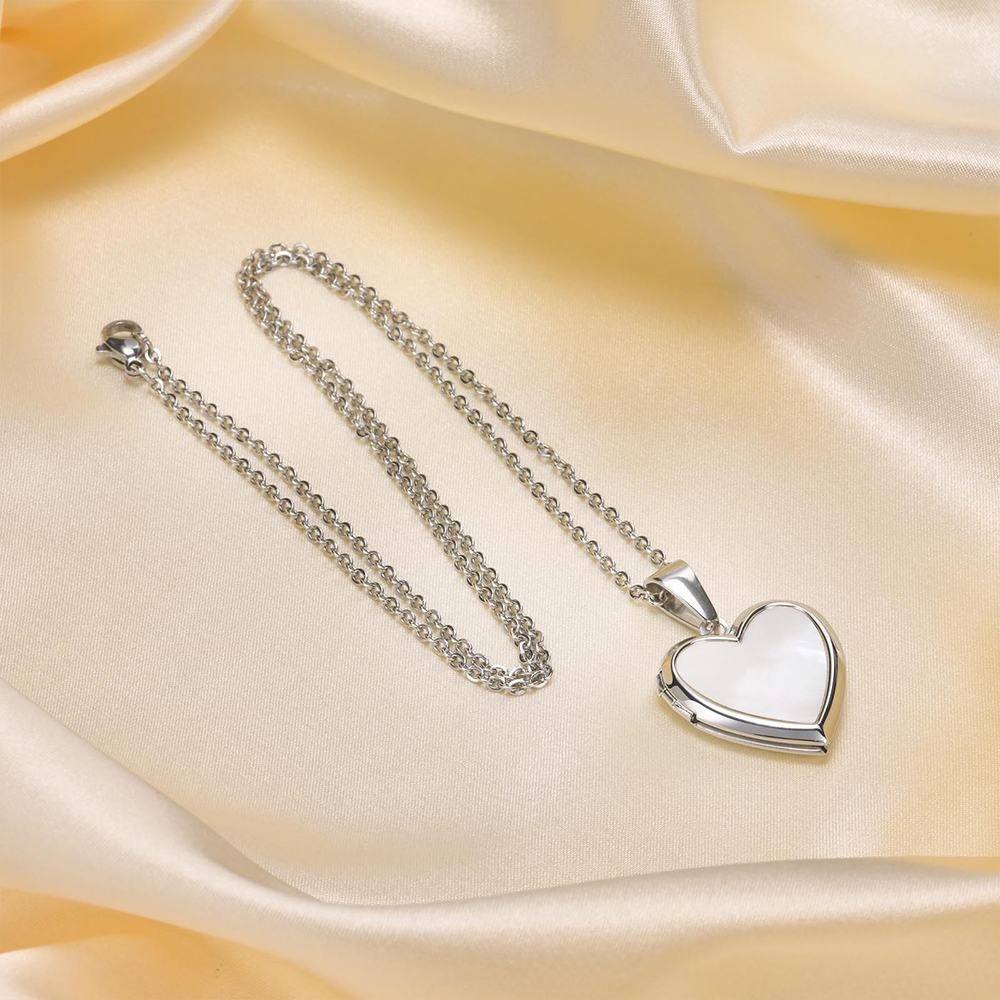 Personalized Family Heart Photo Locket Necklace for Women