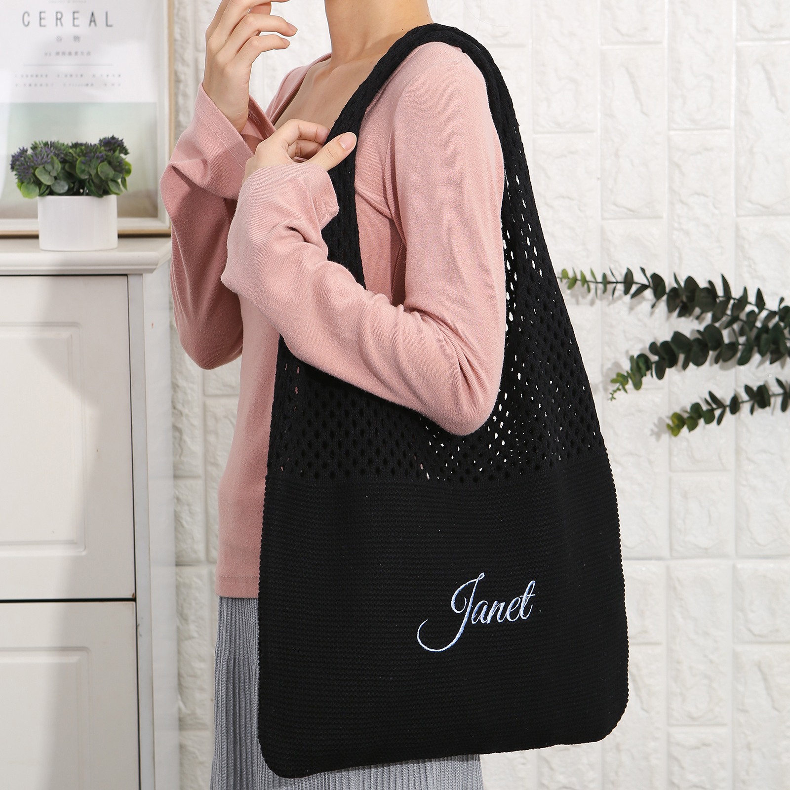 Personalized Women’s Casual Shoulder Bag with 1 Name Hollow Knitting Handbag for Daily Shopping