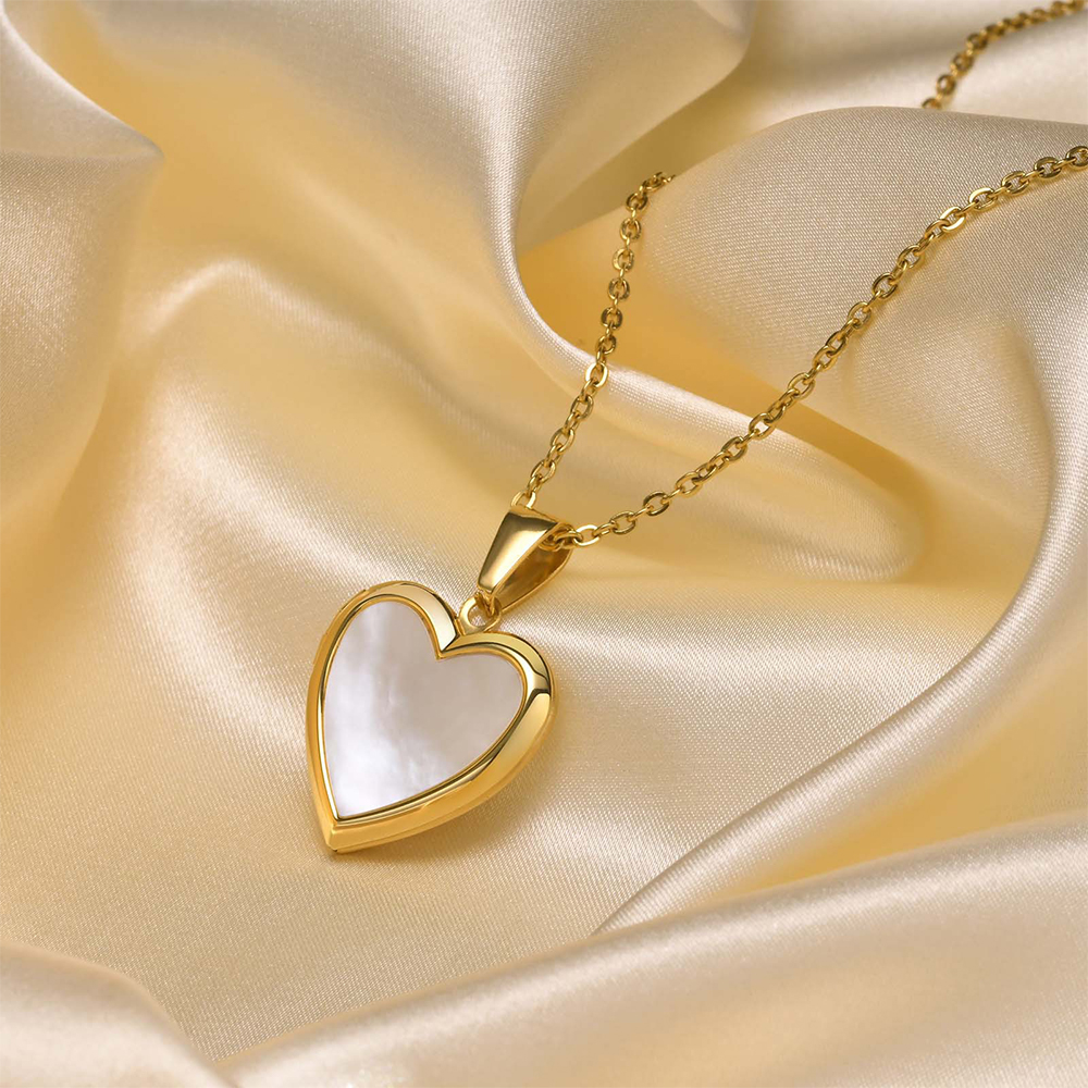 Personalized Family Heart Photo Locket Necklace for Women