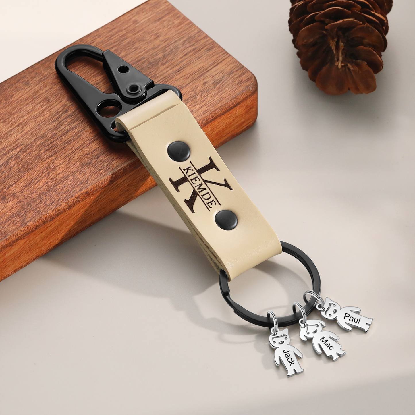 Personalised Men Leather Keychain Custom 2-7 Names & 1 Letter Keyring Gift for Dad/Grandpa | Jessmade