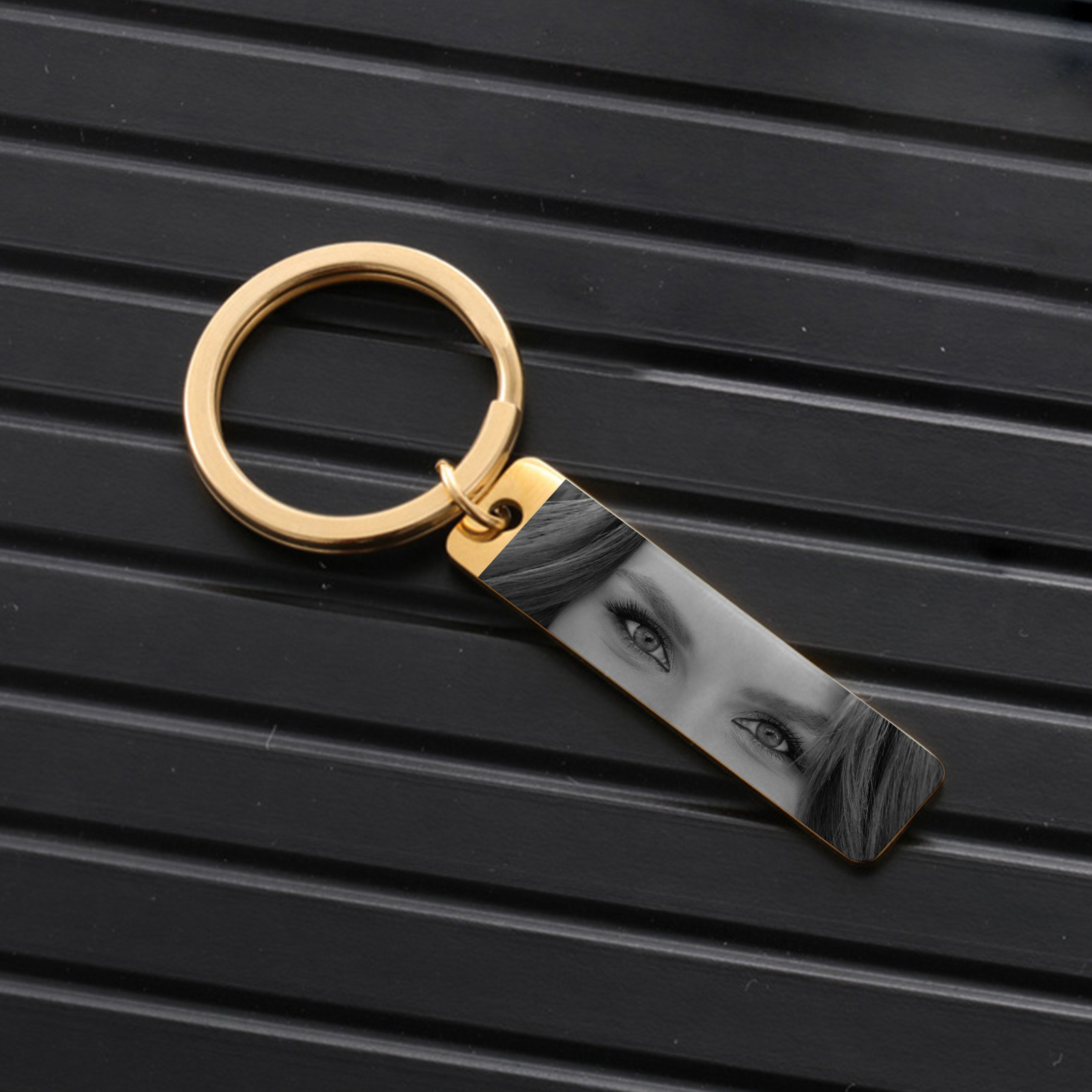 Personalized Keyring with 1 Photo Customized Keychain Eyes