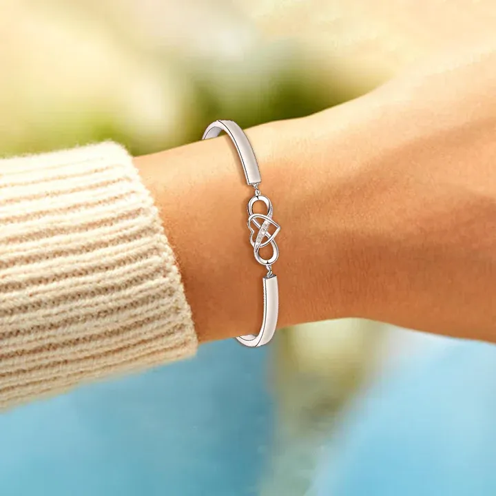 The Love Between Grandmother & Granddaughter Is Forever Infinite Heart Bangle Bracelet