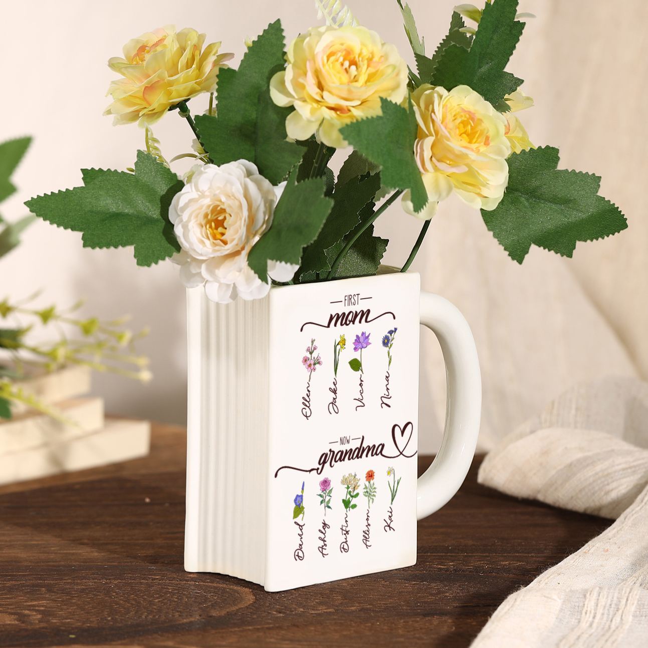 Personalised Book-Shaped Vase with 2 to 10 Names and Birth Flowers for Mum or Nanny