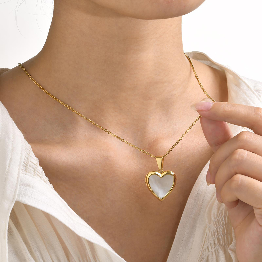 Personalized Family Heart Photo Locket Necklace for Women