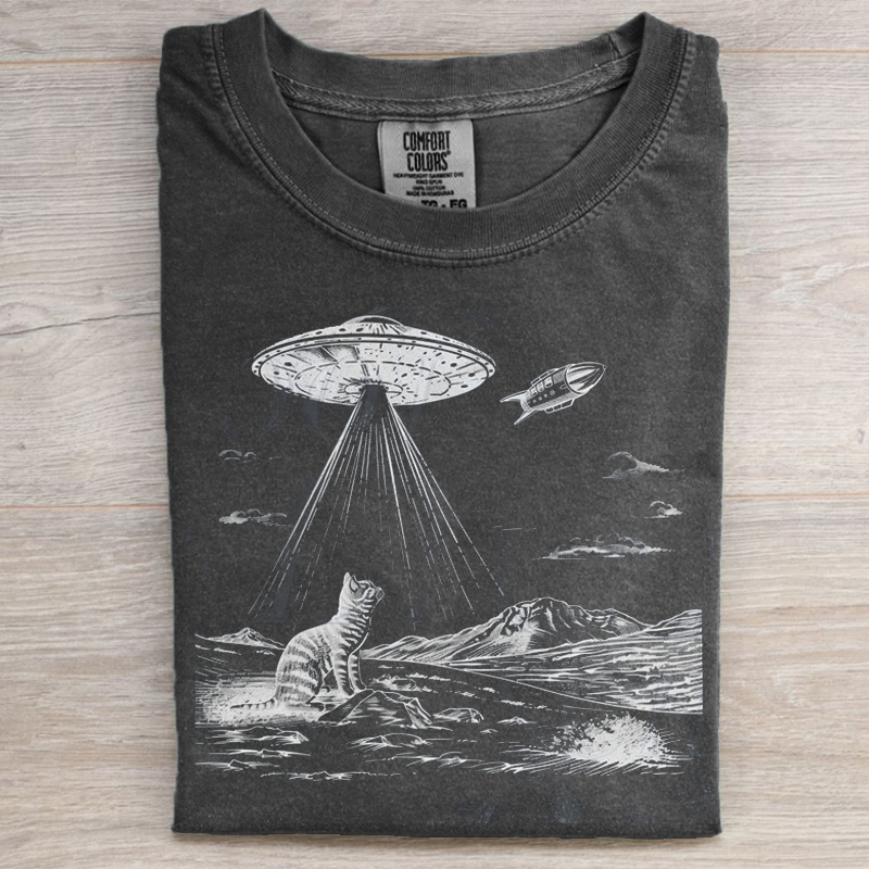Cat Ufo Funny Graphic T-shirt