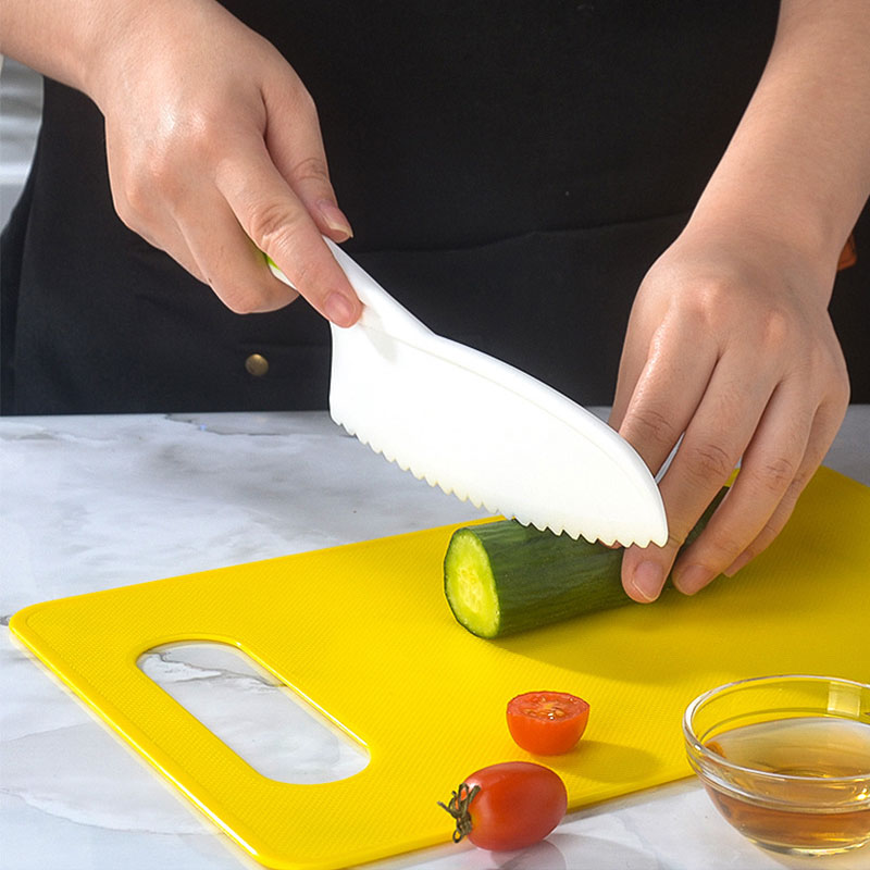 Montessori Kitchen Tools Toy (13 Pieces)