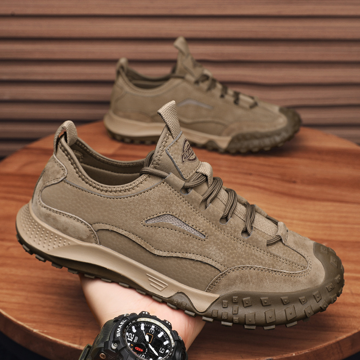 Protišmyková turistická obuv