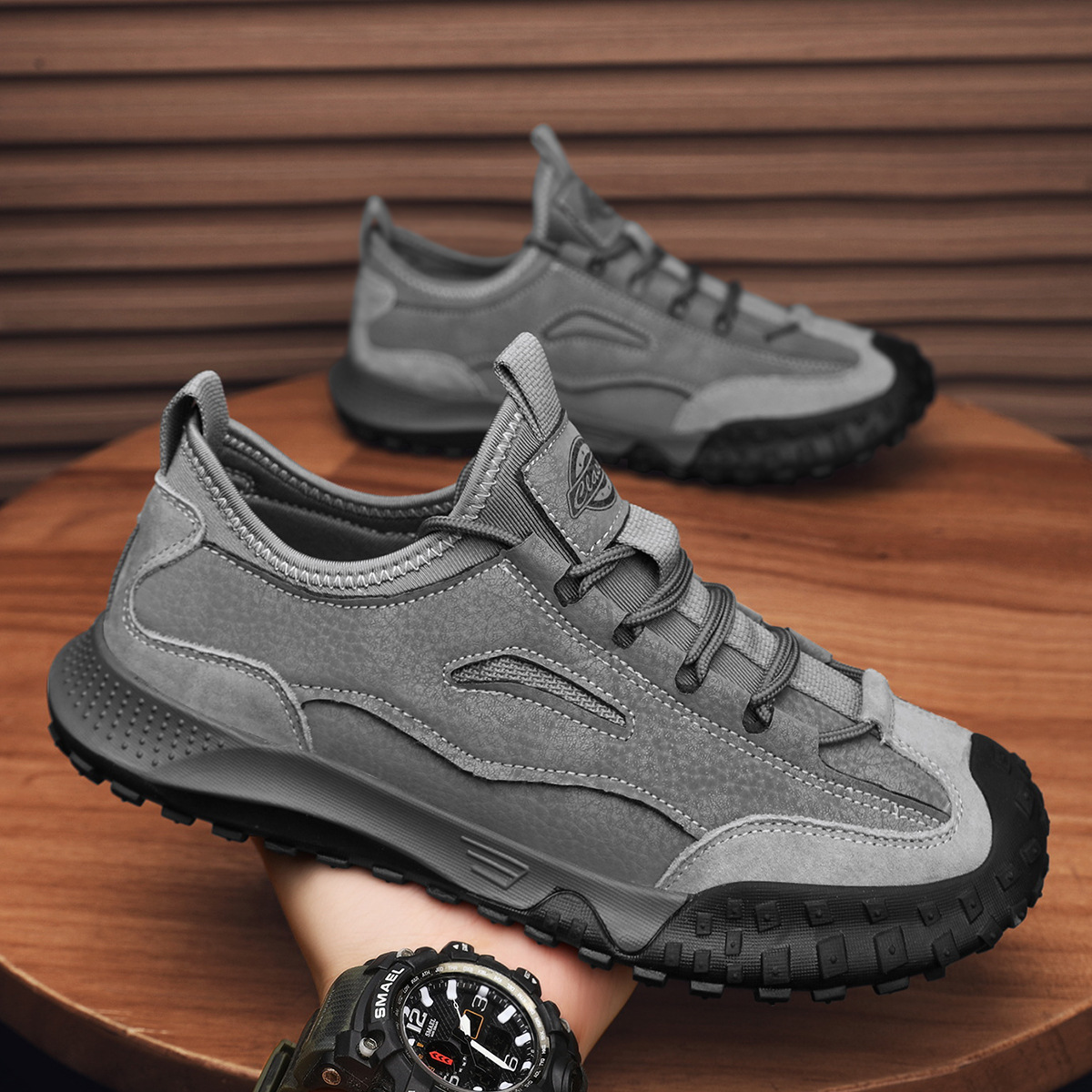 Protišmyková turistická obuv