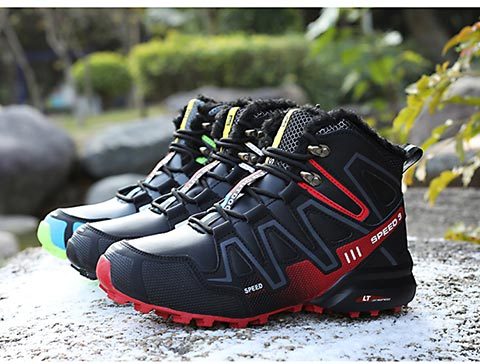 Pohodlné zimné turistické topánky