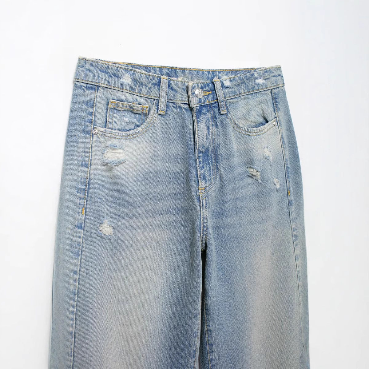 Women's ripped mid-rise straight jeans