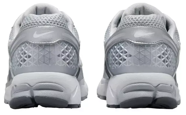 Nikhjgke Zoom Vomero 5