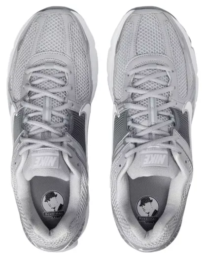 Nikhjgke Zoom Vomero 5