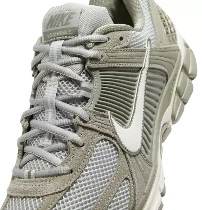 Nikhjgke Zoom Vomero 5