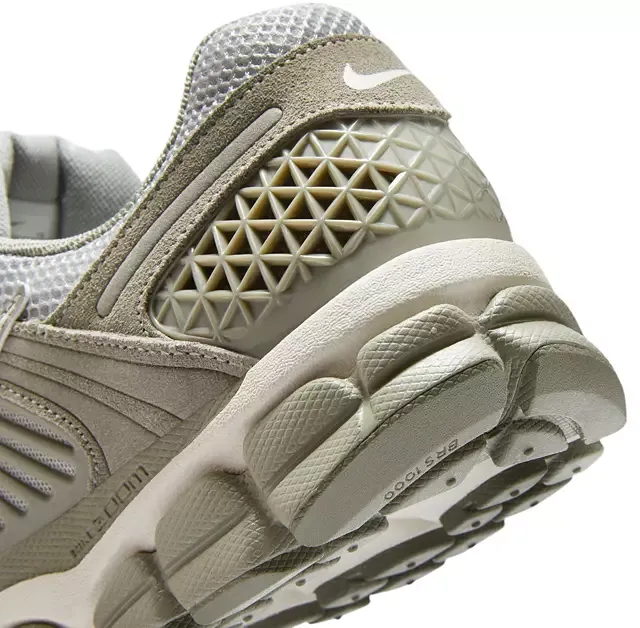 Nikhjgke Zoom Vomero 5