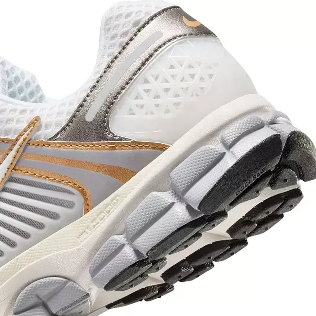 Nikhjgke Zoom Vomero 5