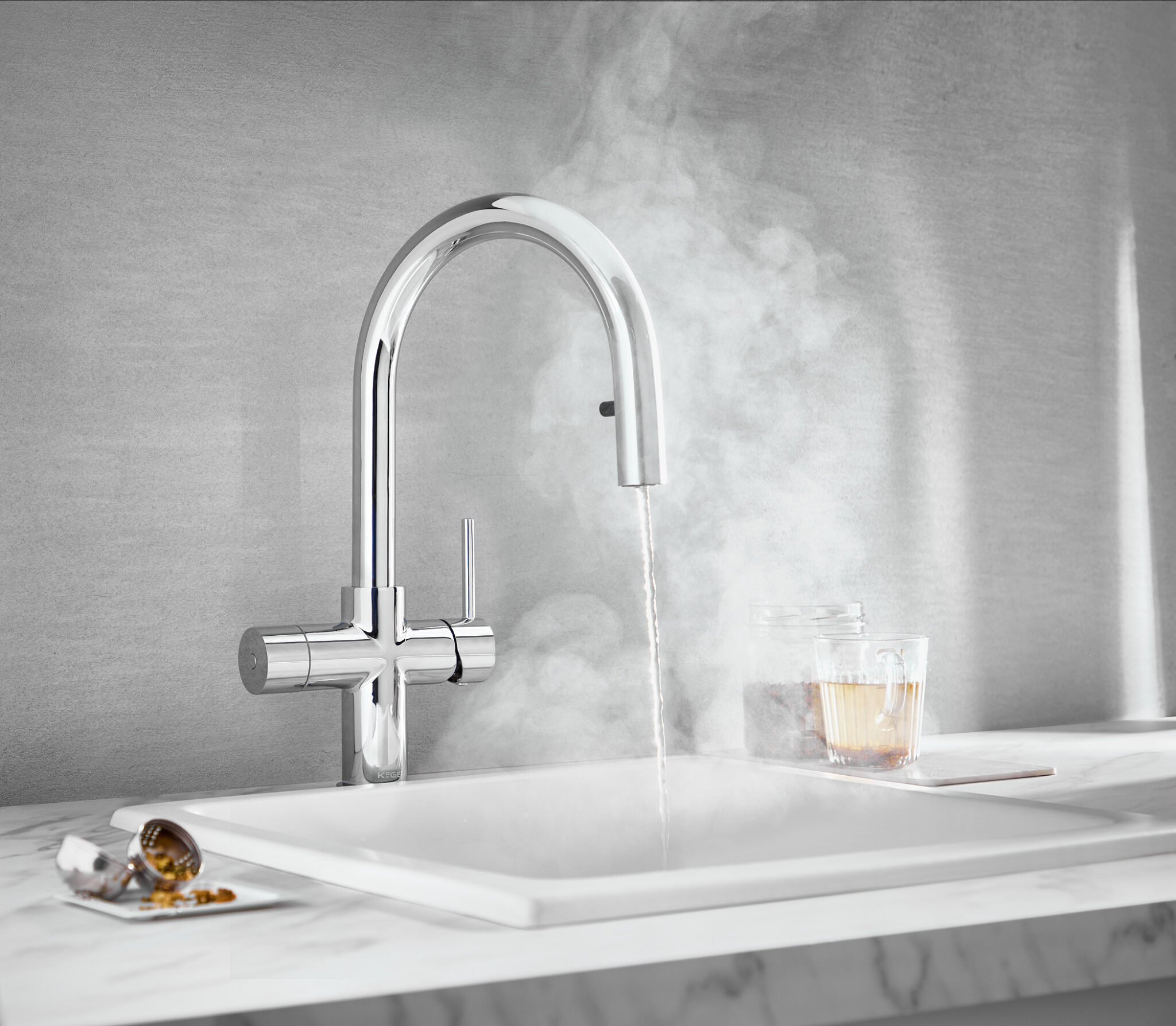 KoGE 4-in-1 Swan Pull Out Spout Hot Water Tap | Chrome