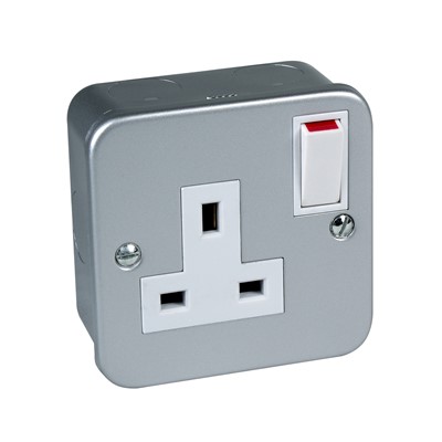 Metal Clad Switched Socket Single 13Amp - DP c/w 2 Earth BS1363 pt2