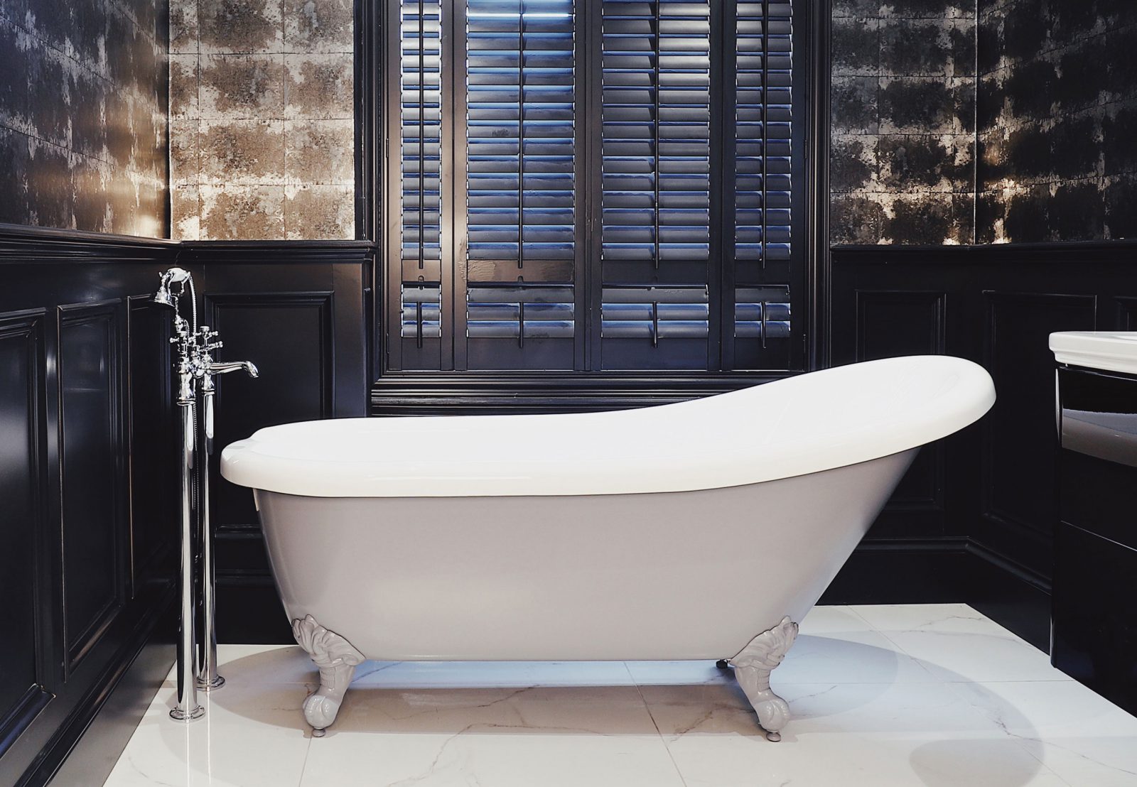 Ely Traditional Single Ended White c/w B&C Feet 1700 x 730