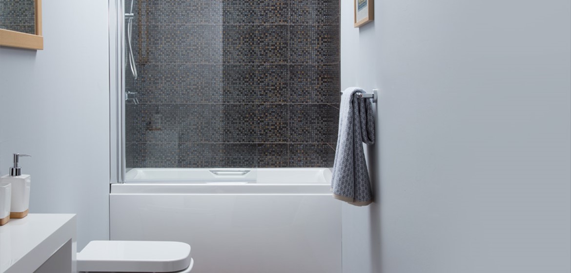 Urban 1250 TG Carronite Sit Bath