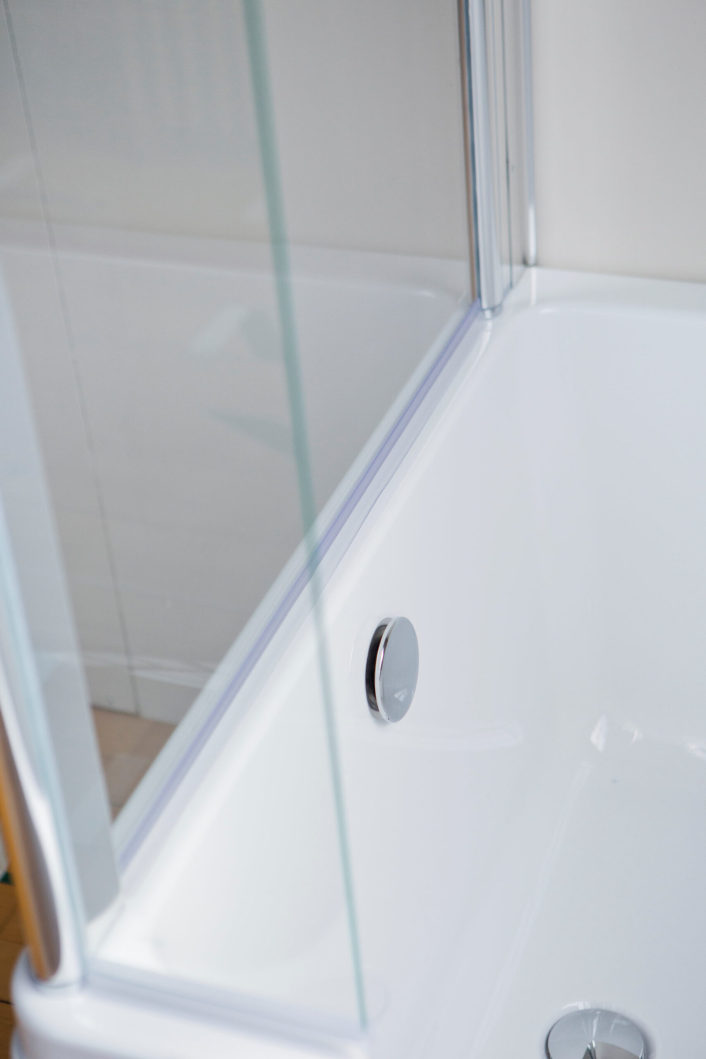Carron Quantum Sbath 1600 Right Hand L-Shaped Carronite Bath